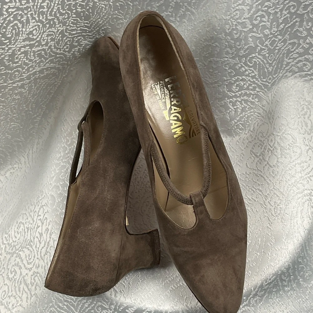 Salvatore Ferragamo Vintage‎ Women's Mary Jane Tan Suede Wedges